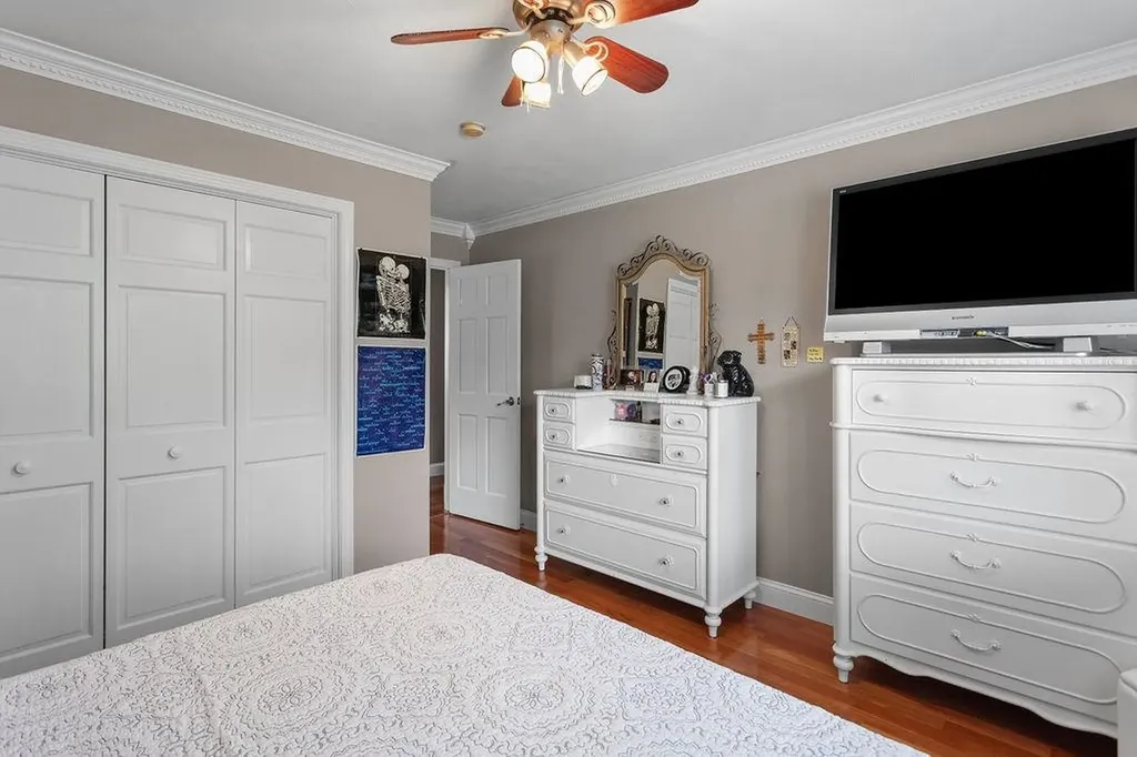 7 Jenny Hill Lane Nashua NH 03062