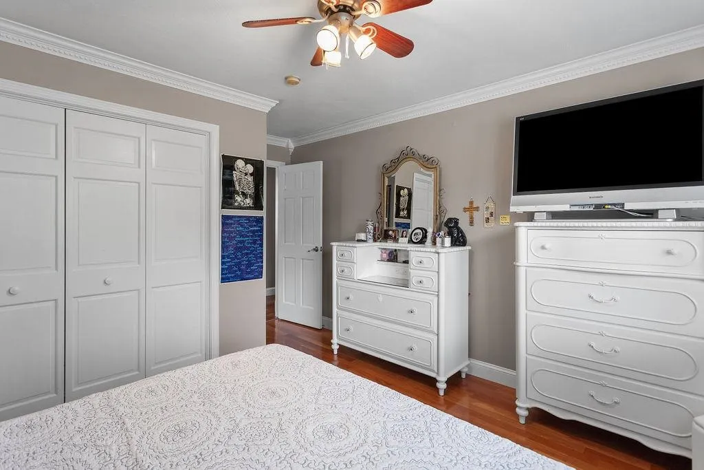 7 Jenny Hill Lane Nashua NH 03062