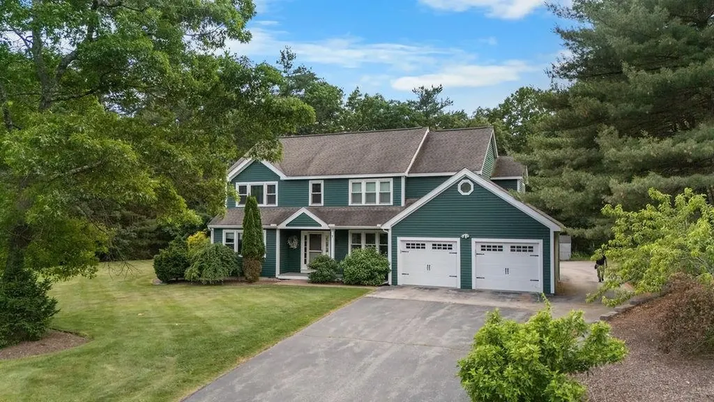 7 Jenny Hill Lane Nashua NH 03062