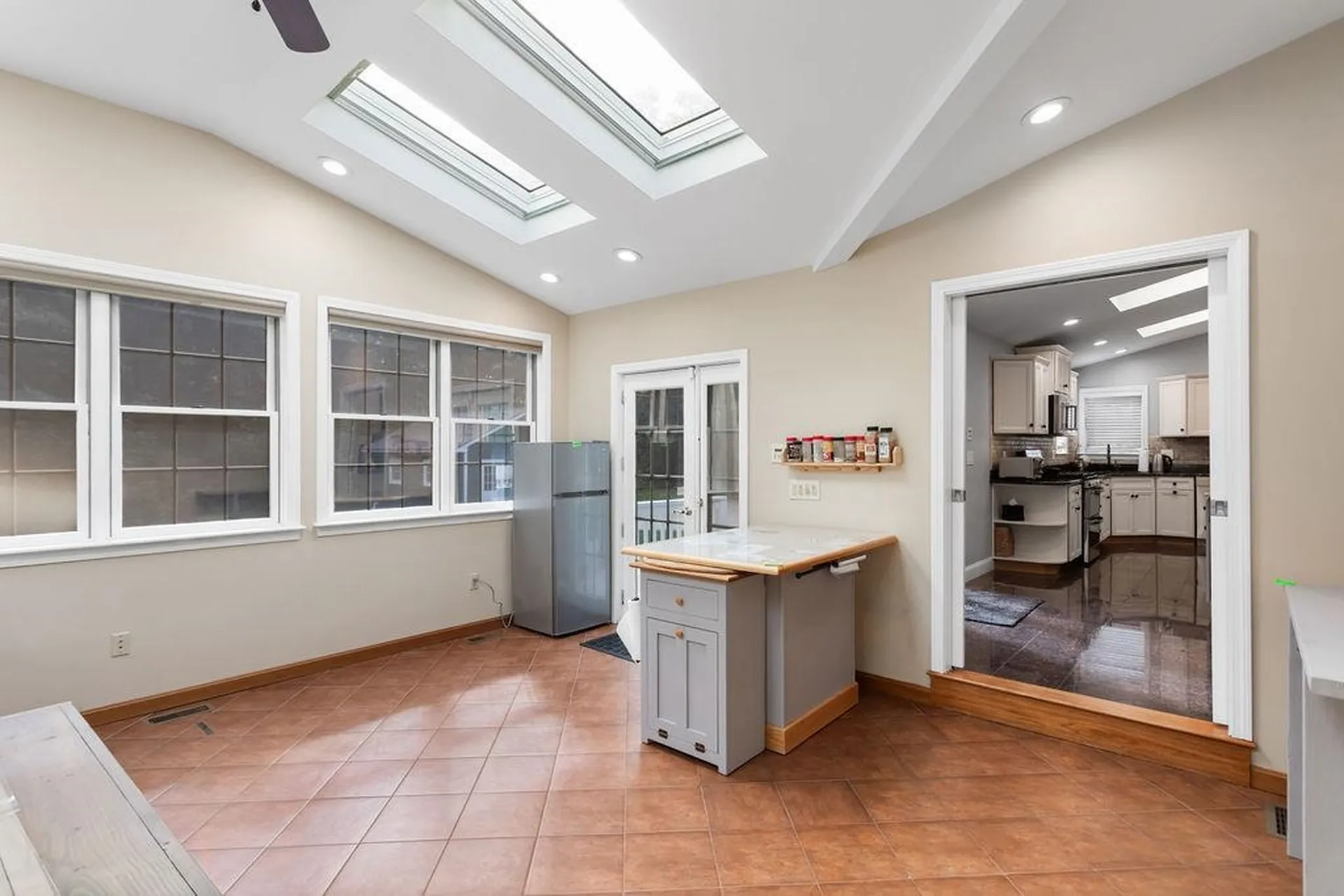 7 Jenny Hill Lane Nashua NH 03062