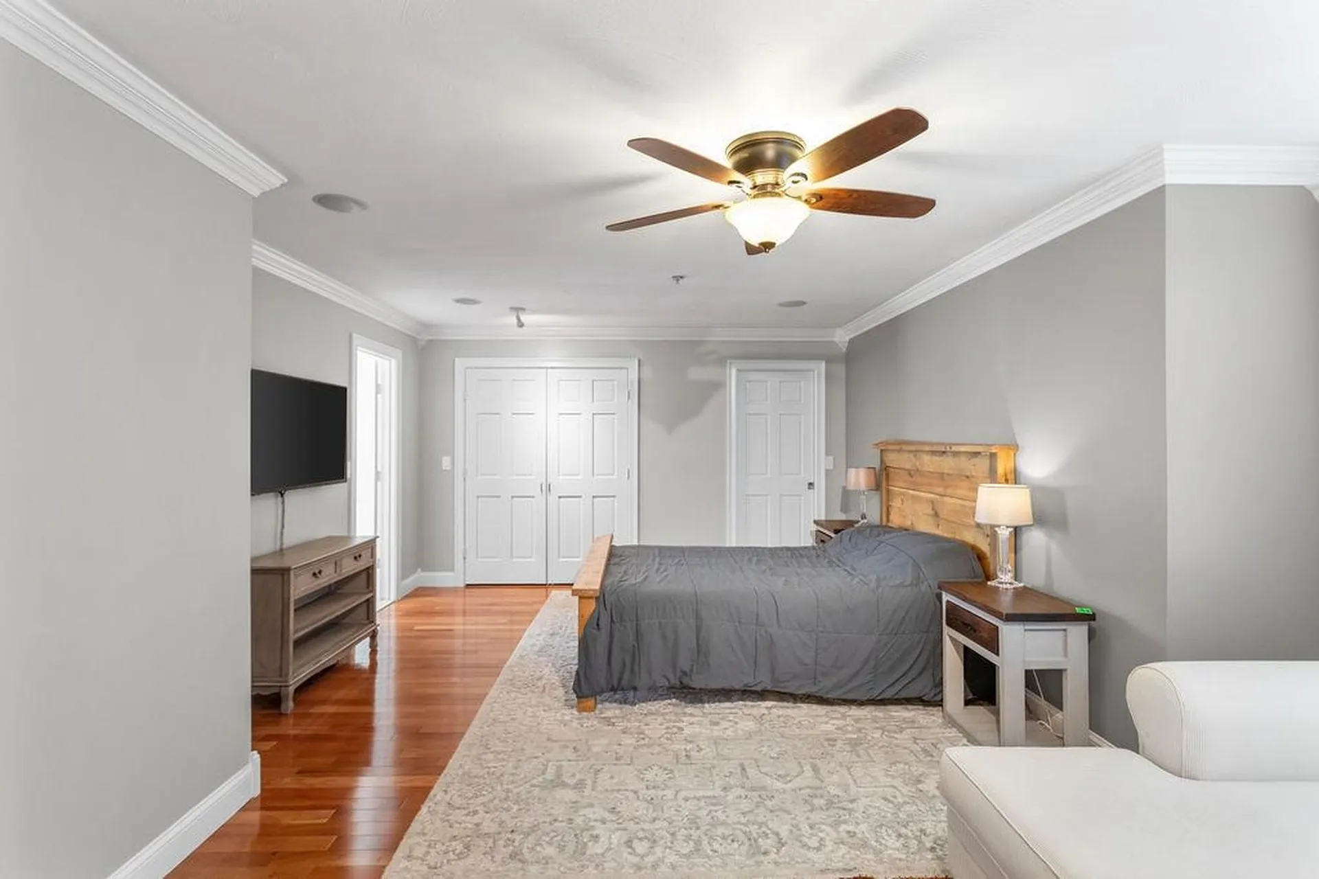 7 Jenny Hill Lane Nashua NH 03062