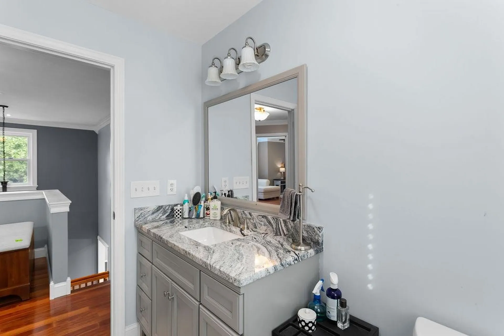7 Jenny Hill Lane Nashua NH 03062