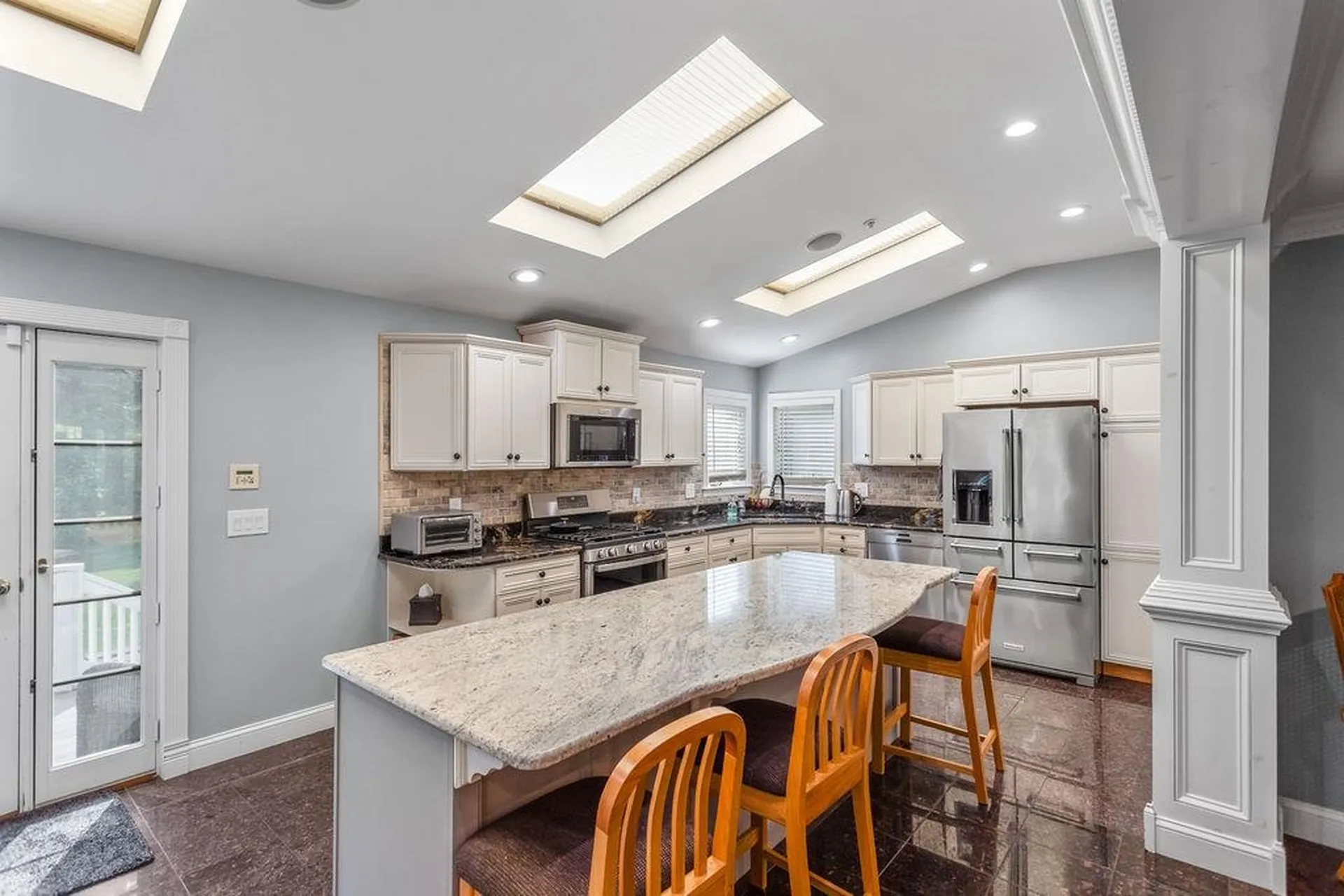 7 Jenny Hill Lane Nashua NH 03062