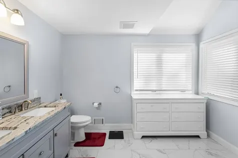 7 Jenny Hill Lane Nashua NH 03062
