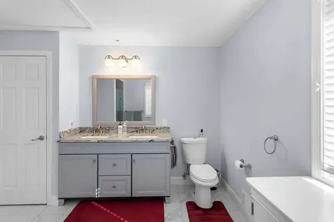 7 Jenny Hill Lane Nashua NH 03062