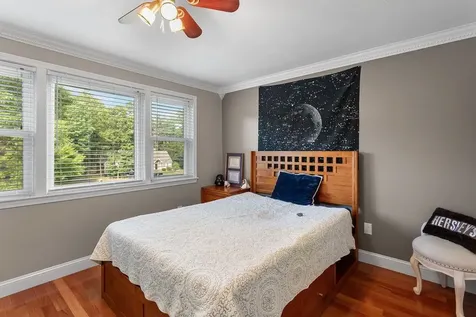 7 Jenny Hill Lane Nashua NH 03062