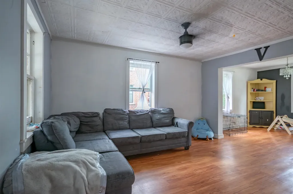 17 Grand Avenue Nashua NH 03060