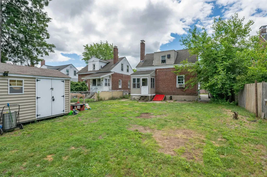 17 Grand Avenue Nashua NH 03060
