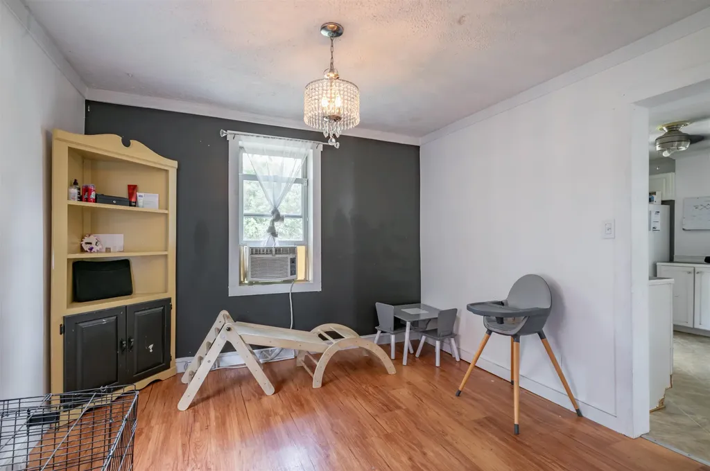 17 Grand Avenue Nashua NH 03060
