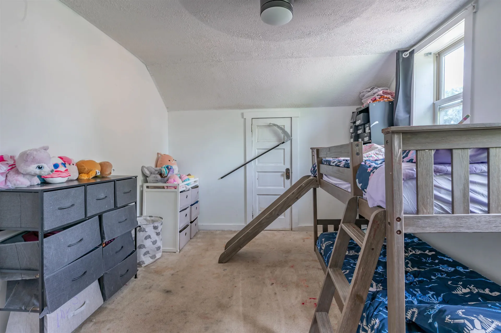17 Grand Avenue Nashua NH 03060