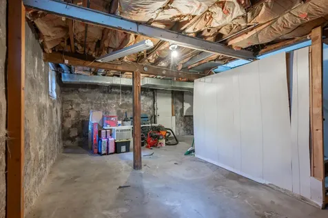 17 Grand Avenue Nashua NH 03060