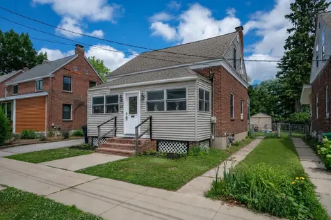 17 Grand Avenue Nashua NH 03060
