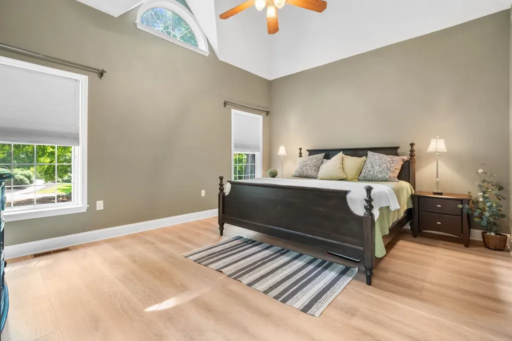 84 Searles Road Windham NH 03087