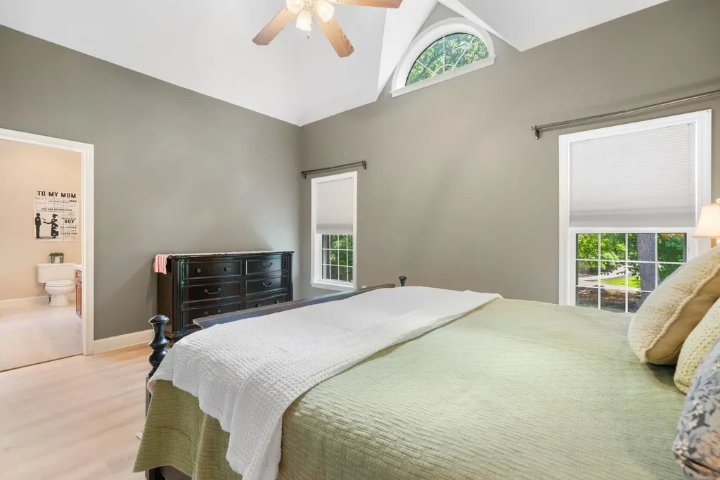 84 Searles Road Windham NH 03087