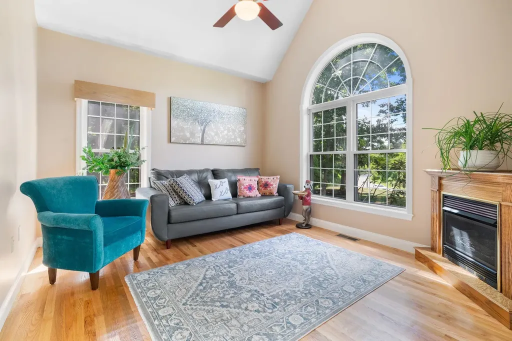 84 Searles Road Windham NH 03087