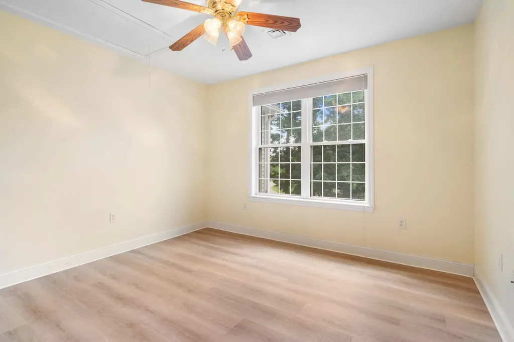 84 Searles Road Windham NH 03087
