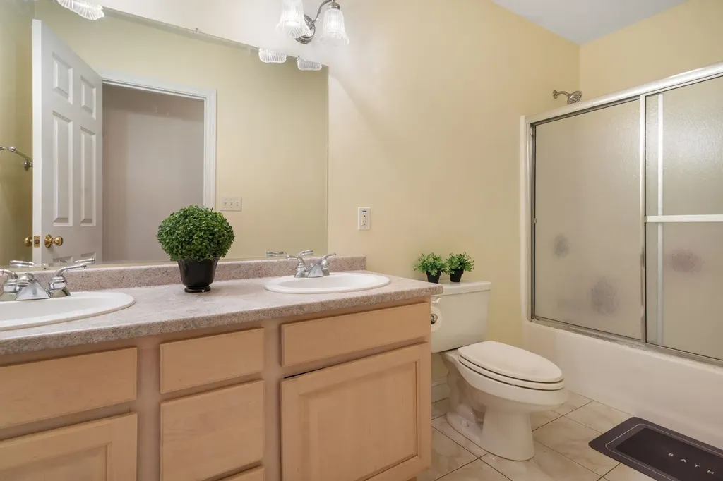 84 Searles Road Windham NH 03087