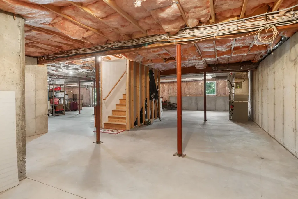 84 Searles Road Windham NH 03087