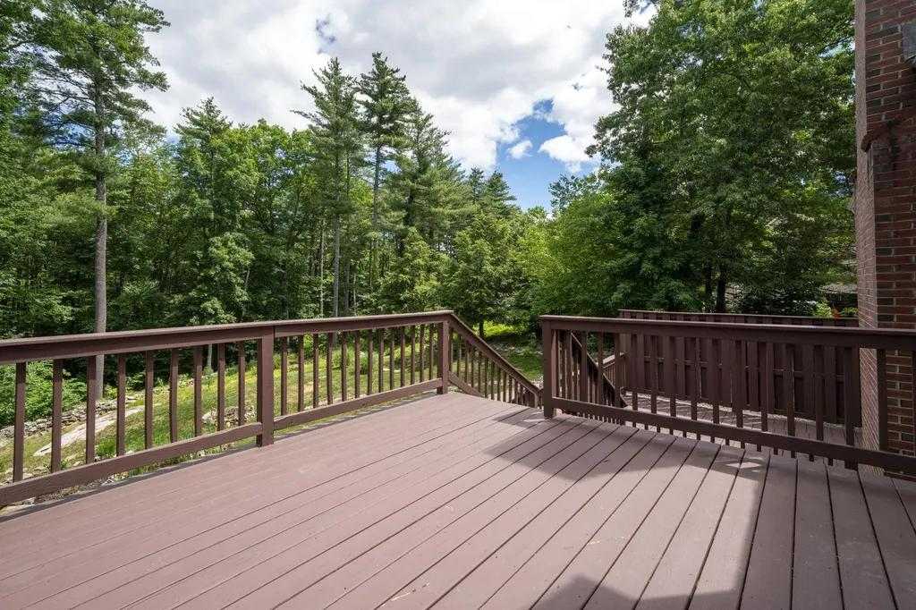 84 Searles Road Windham NH 03087