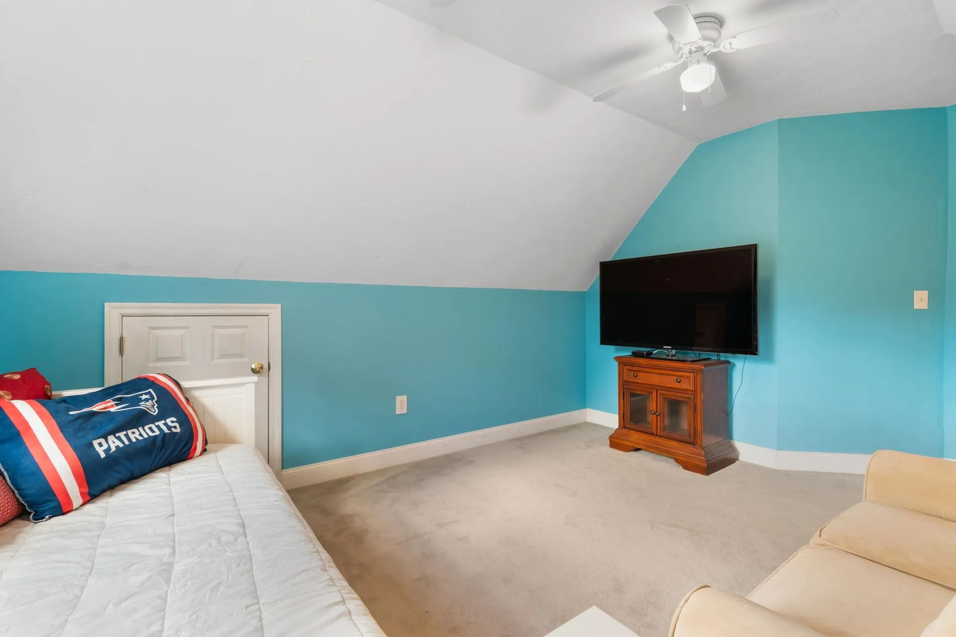 84 Searles Road Windham NH 03087