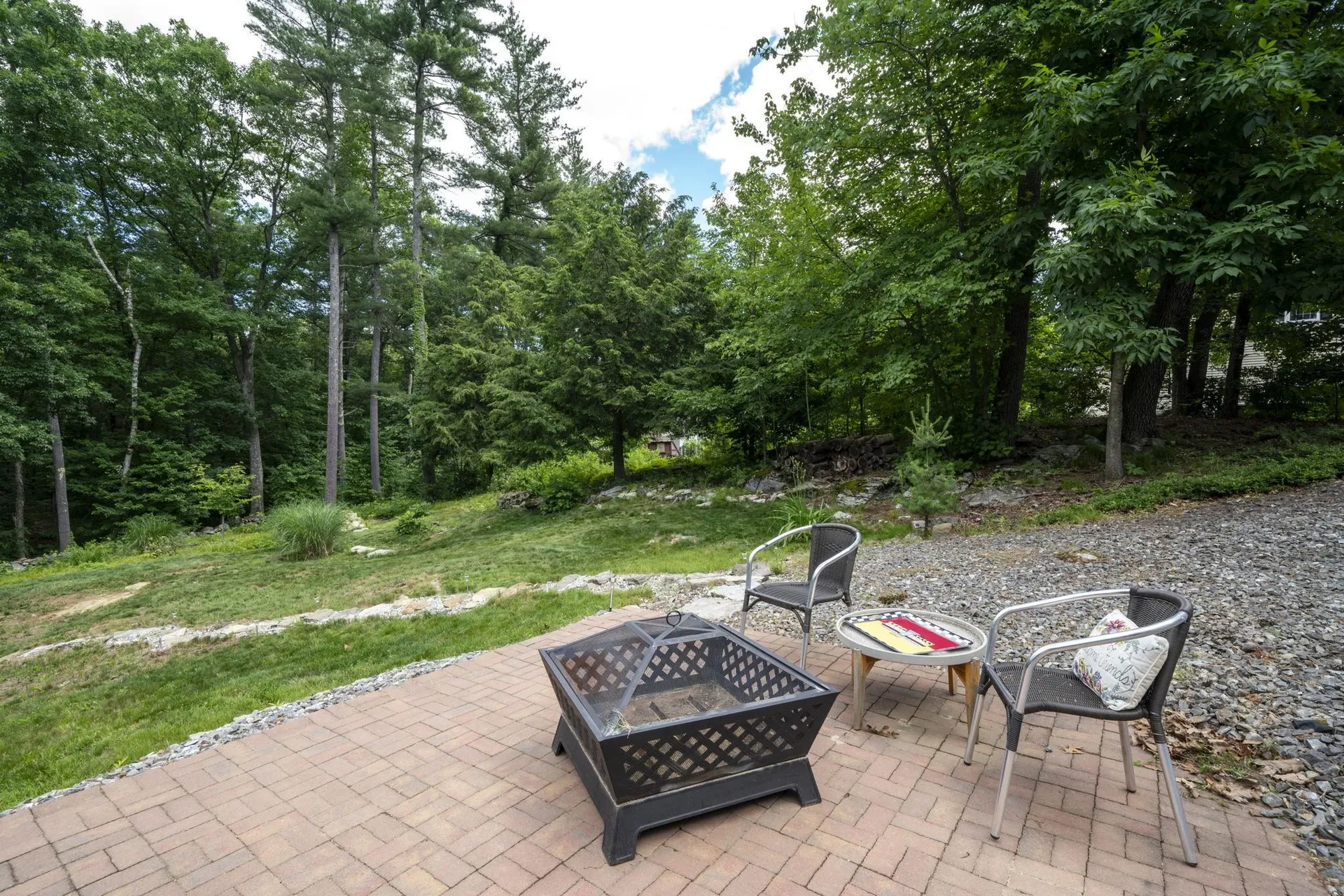 84 Searles Road Windham NH 03087