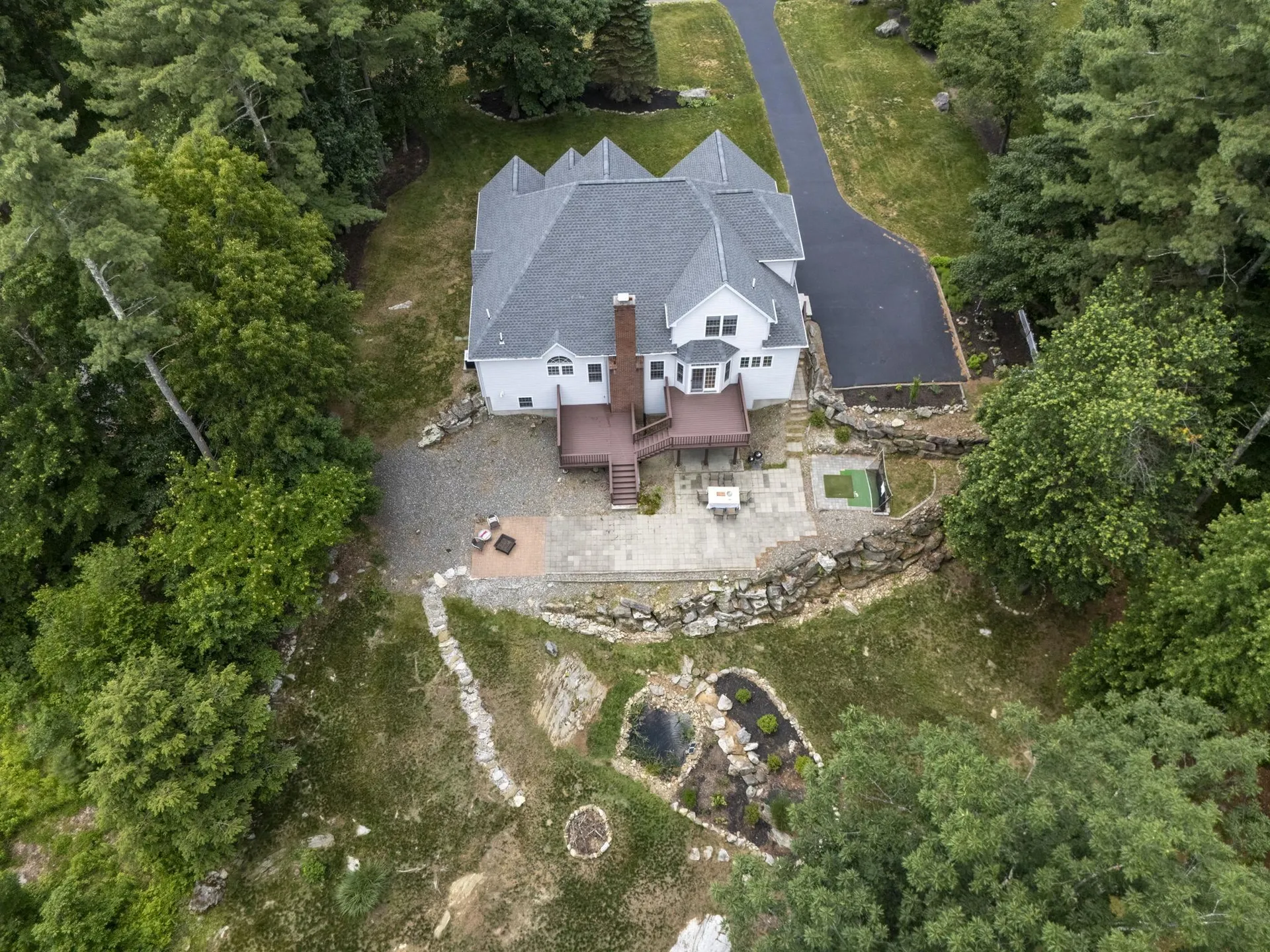 84 Searles Road Windham NH 03087