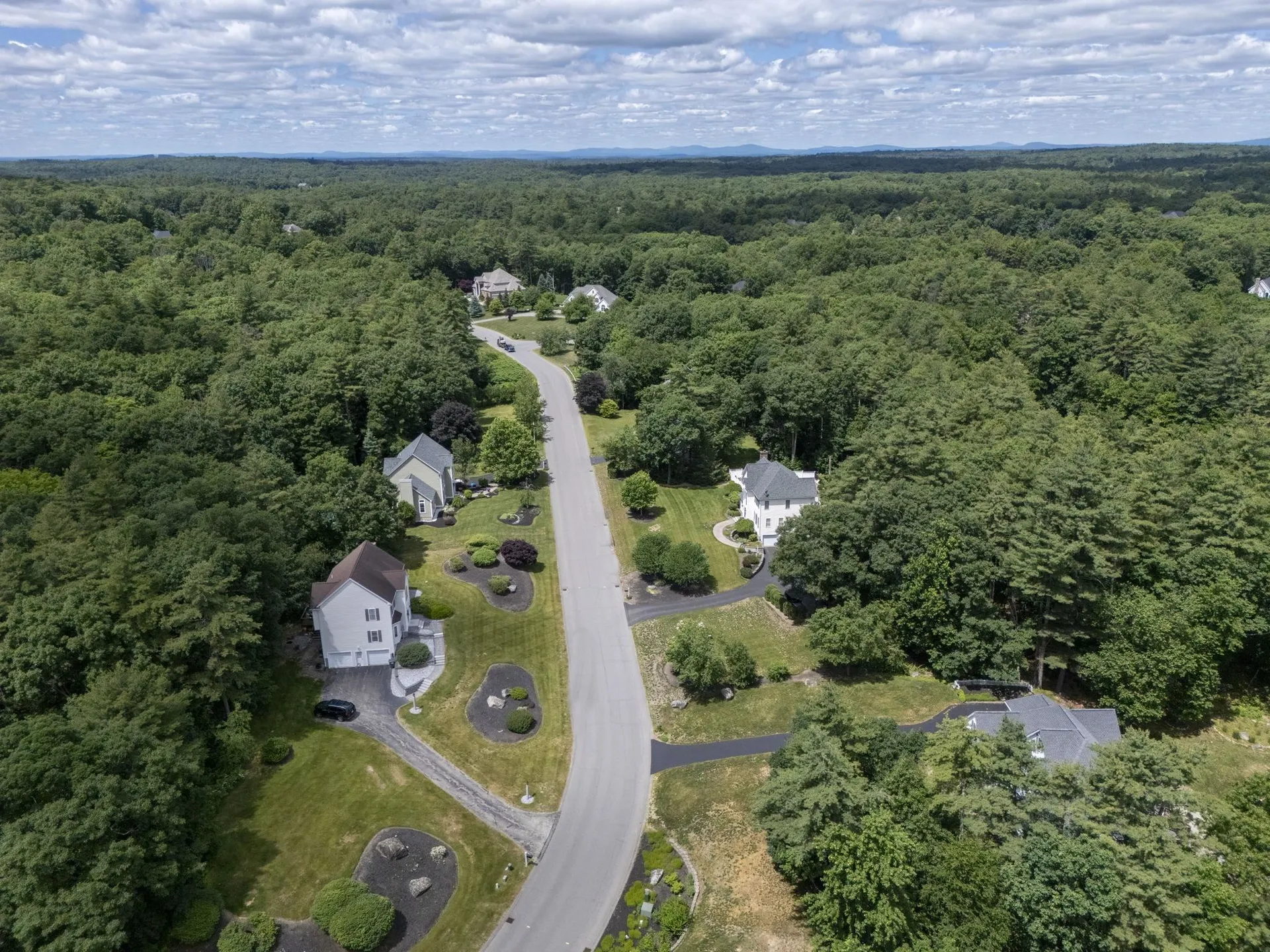 84 Searles Road Windham NH 03087