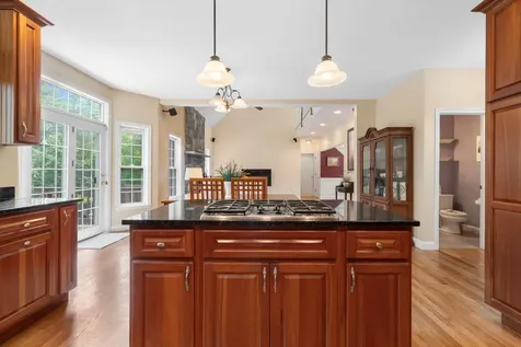 84 Searles Road Windham NH 03087