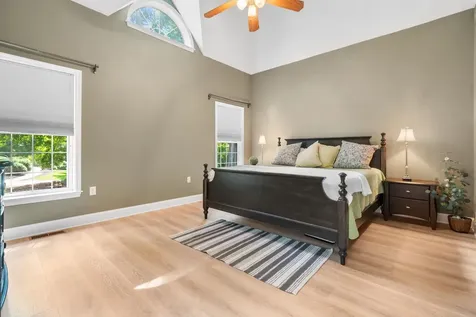 84 Searles Road Windham NH 03087