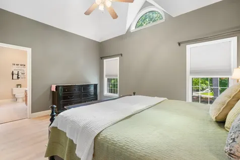 84 Searles Road Windham NH 03087