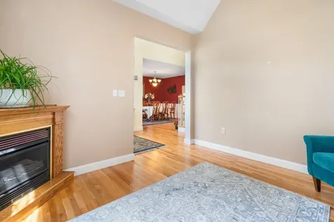 84 Searles Road Windham NH 03087