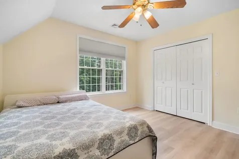84 Searles Road Windham NH 03087