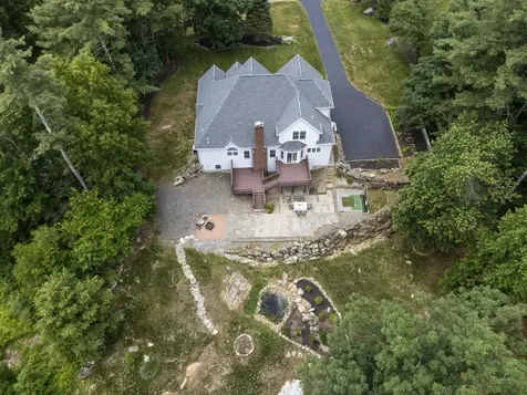 84 Searles Road Windham NH 03087