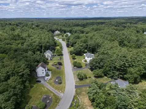 84 Searles Road Windham NH 03087
