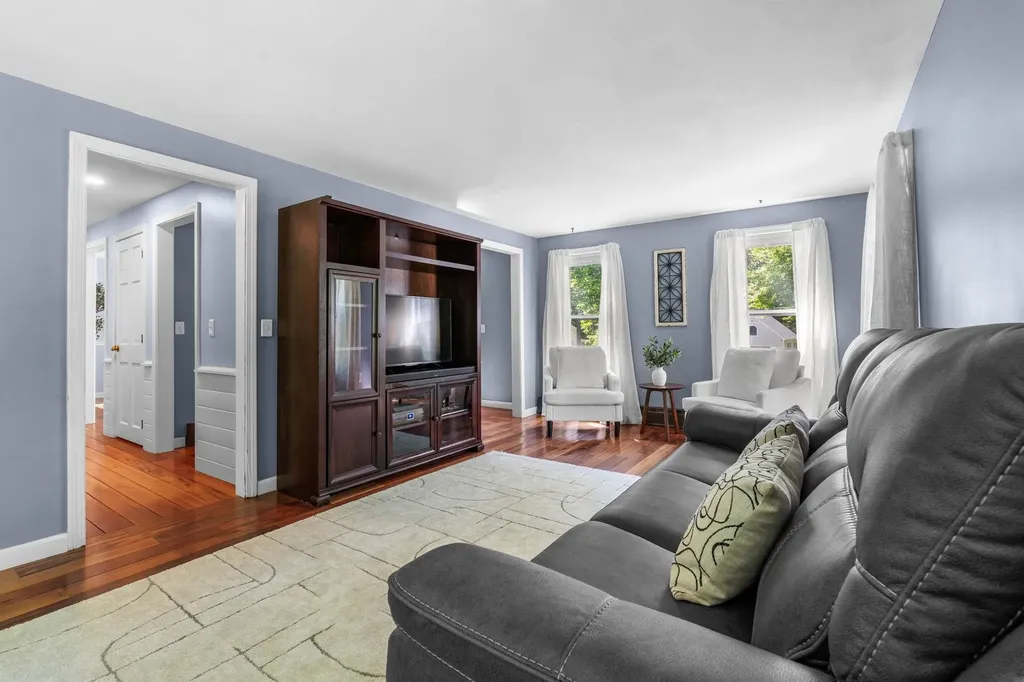 15 Brier Lane Derry NH 03038