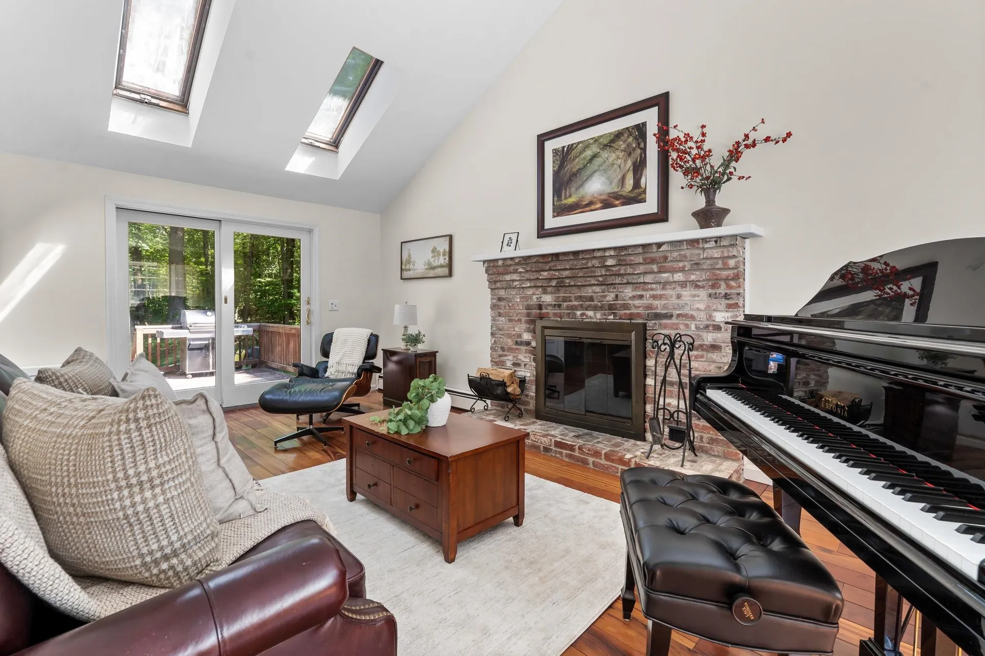 15 Brier Lane Derry NH 03038
