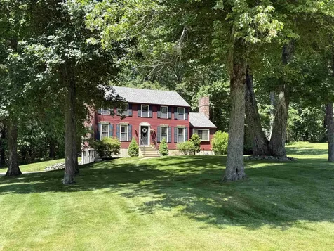 15 Brier Lane Derry NH 03038
