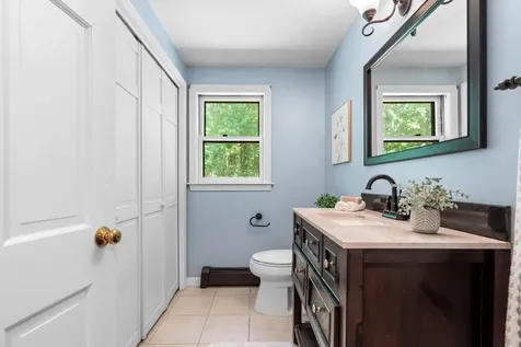 15 Brier Lane Derry NH 03038