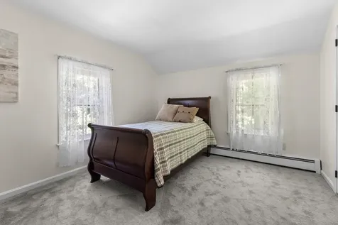 15 Brier Lane Derry NH 03038