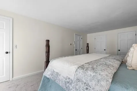 15 Brier Lane Derry NH 03038