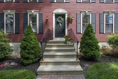 15 Brier Lane Derry NH 03038