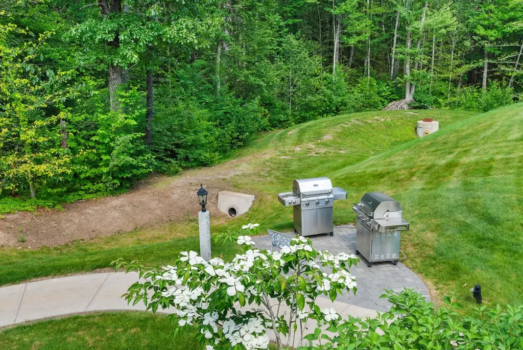 24 Willey Creek Road Exeter NH 03833