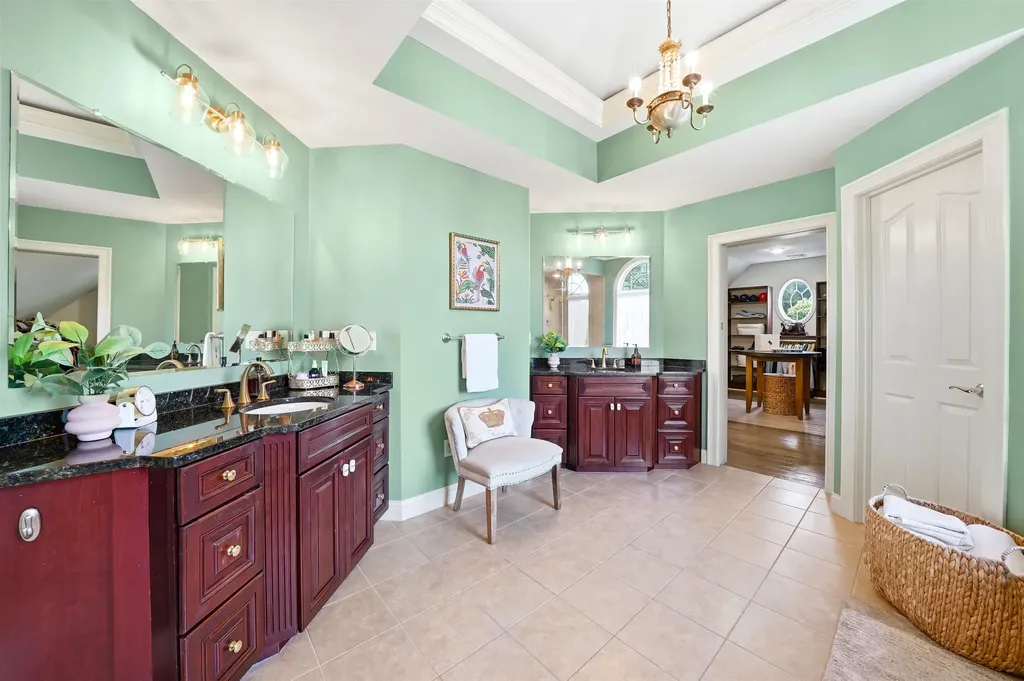 25 Ticklefancy Lane Salem NH 03079