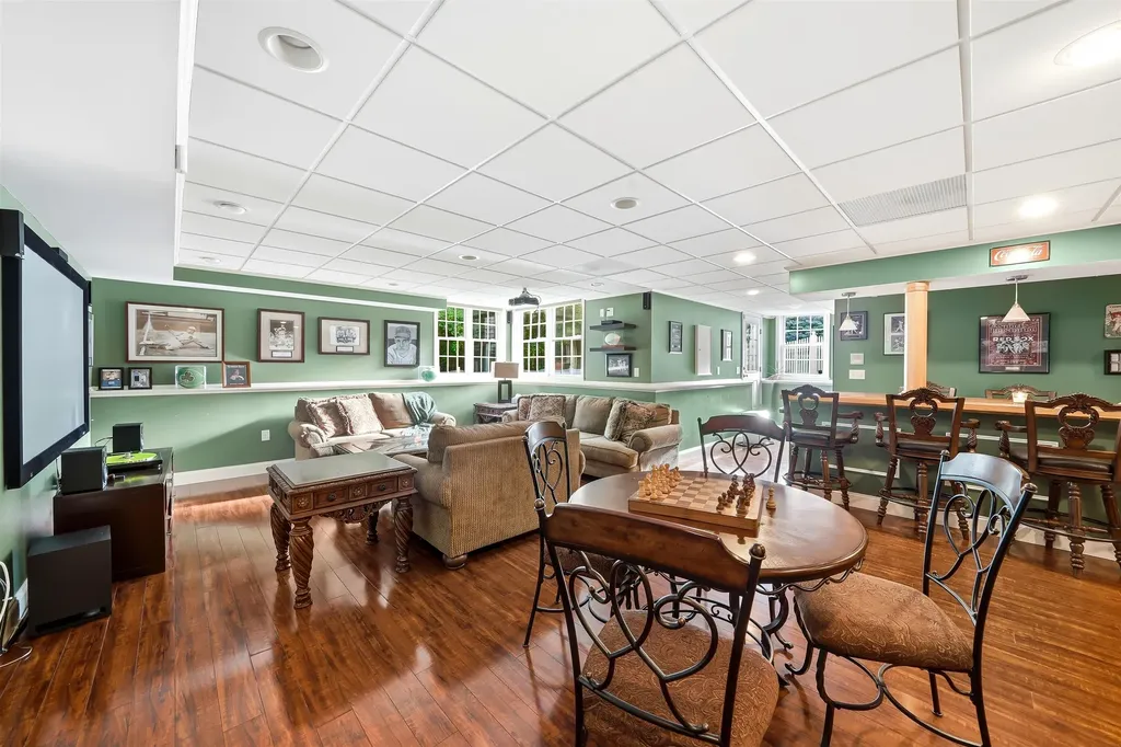 25 Ticklefancy Lane Salem NH 03079