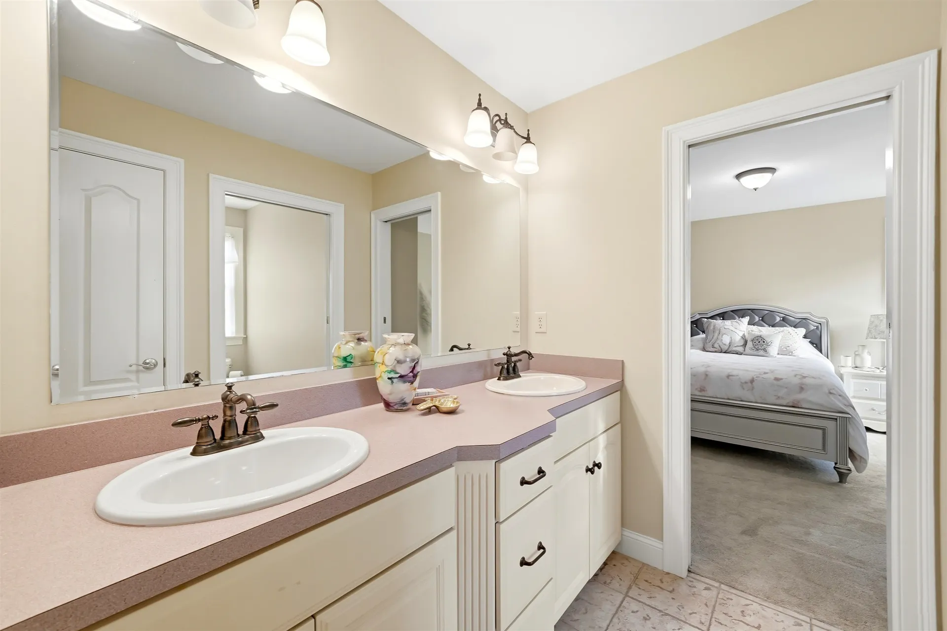 25 Ticklefancy Lane Salem NH 03079