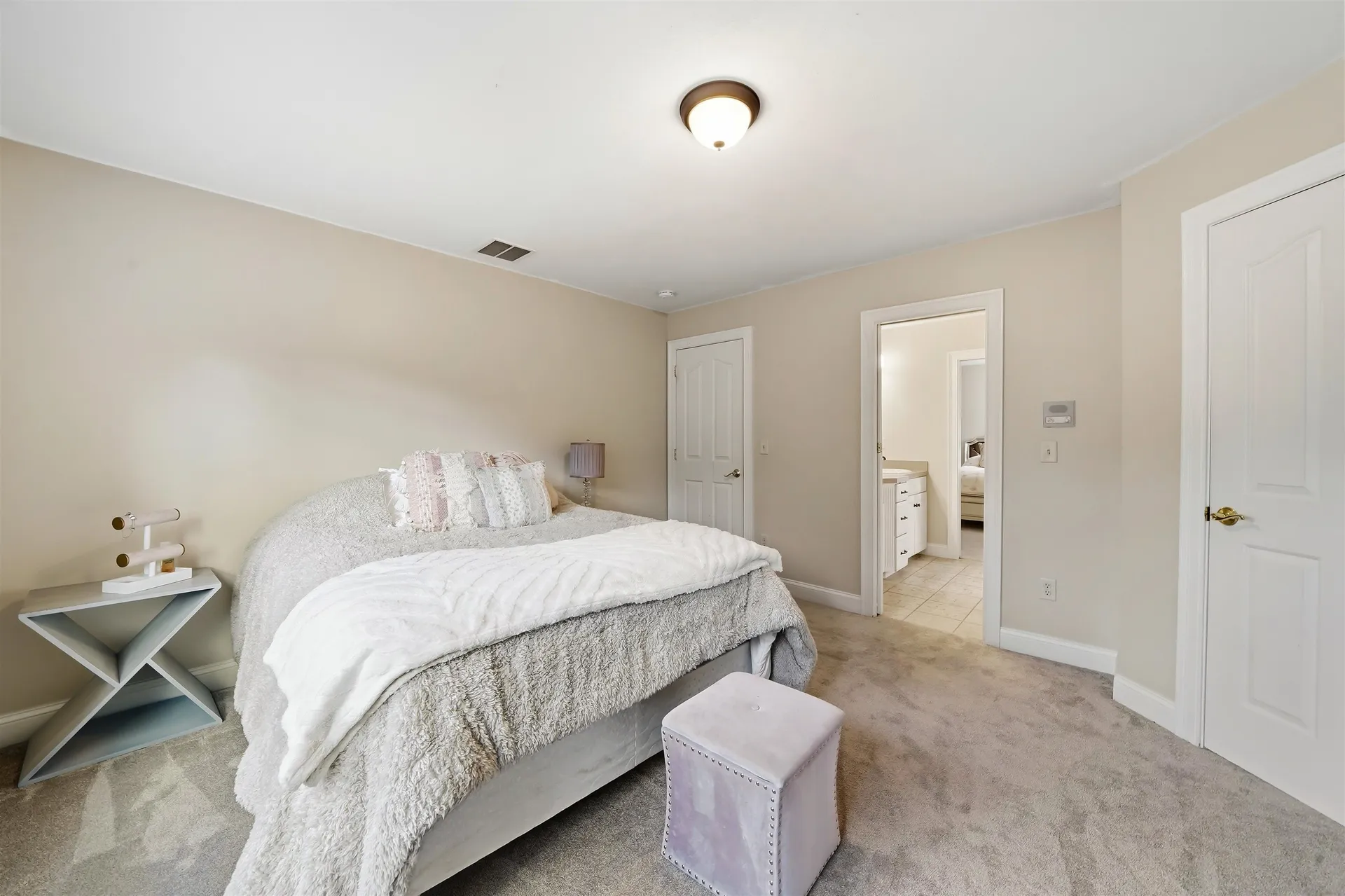 25 Ticklefancy Lane Salem NH 03079