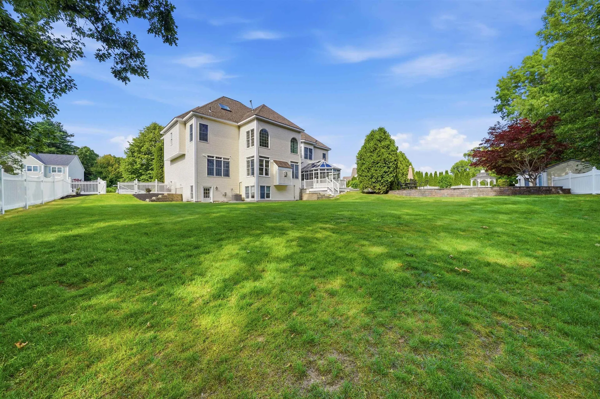 25 Ticklefancy Lane Salem NH 03079