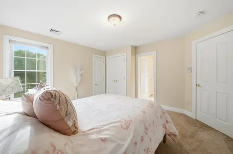 25 Ticklefancy Lane Salem NH 03079