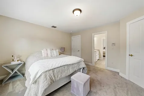 25 Ticklefancy Lane Salem NH 03079
