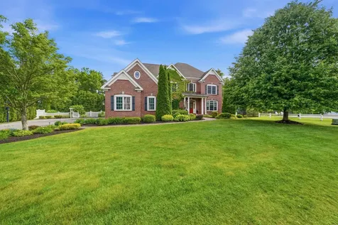 25 Ticklefancy Lane Salem NH 03079